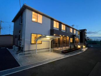 外観写真（夜）