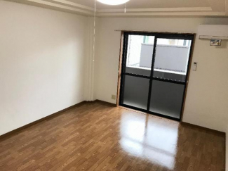 9.3帖東向き洋室