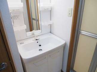 コンパクトで使いやすい洗面所