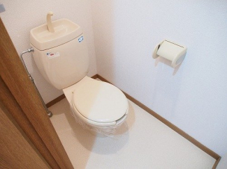 清潔感のあるトイレです