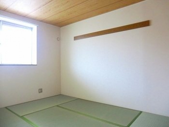 内装は落ち着いています