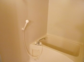 日々の疲れを癒すお風呂付です