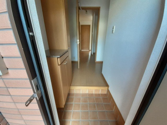 シンプルで使いやすい玄関です