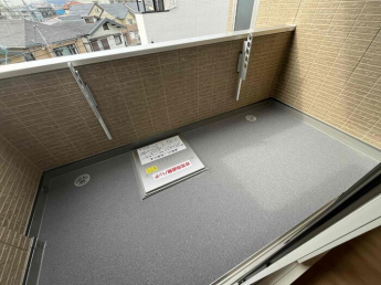 外からの目が気にならないバルコニーで洗濯物が干せます