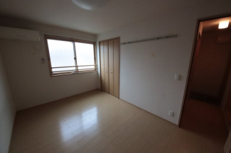 使い勝手のいい寝室です