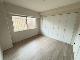 広々とした洋室です