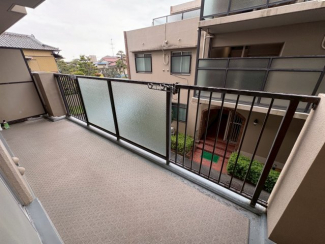 陽当たり良好なバルコニーです