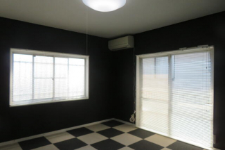 ２階南東端洋室８．０帖　※エアコンは残置物