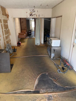 ２階部分は少し状態が悪いため、現状のままですと従業員用様用の