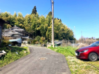 【前面道路含む現地写真】