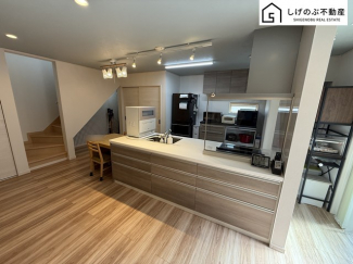 採光良好なリビングは、ご家族の憩いの空間。居心地の良い快適な安らぎの場所にもなりそうです。