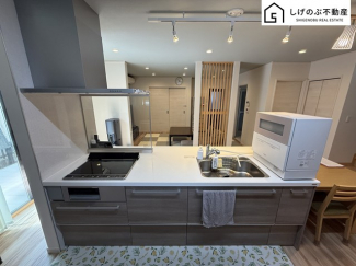 カウンターキッチンとなっており、食事の配膳・後片付けをスムーズに行えます。
