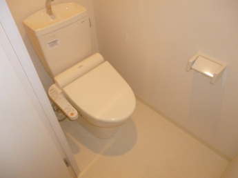 コンパクトで使いやすいトイレです