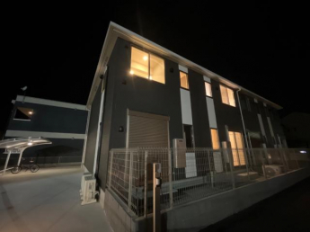 外観写真（夜）