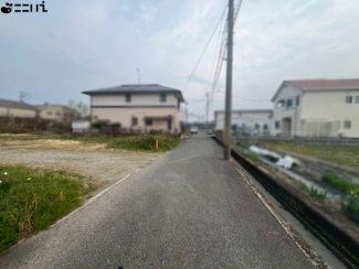 【前面道路含む現地写真】