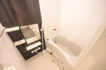 コンパクトで使いやすいお風呂です