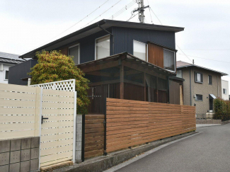 外観を南東側より撮影