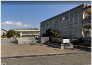 松山市立福音小学校まで1127m