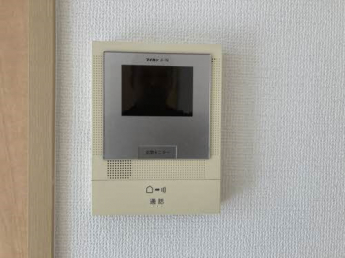 モニター付きインターホンで安心です