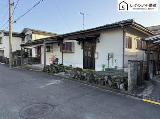 4LDKの平屋！
駐車1台可
裏庭がございます♪