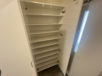 たっぷりとした収納スペースです