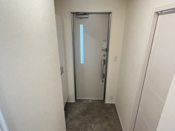 落ち着いた玄関です