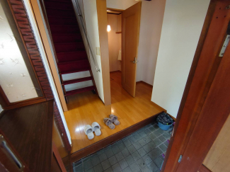 玄関ホール　古臭くないですよ