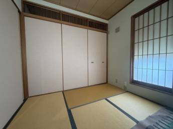 柔らかい畳は転んでも安心で、冬はこたつを置いて家族団欒の場としても活躍します。