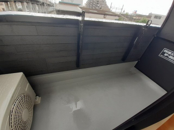 【バルコニー】