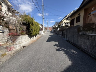 【前面道路含む現地写真】