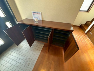 明るい玄関です