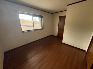 使い勝手のいい洋室です