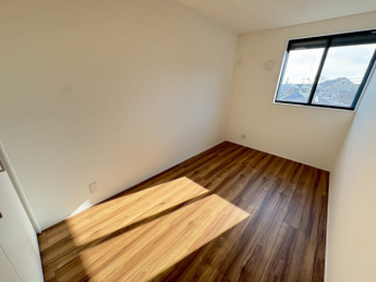 使い勝手のいい洋室です