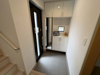 シンプルで使いやすい玄関です