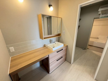 独立洗面台で身支度をすべて済ませてしまいましょう