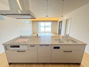 キッチンでお料理をお楽しみください