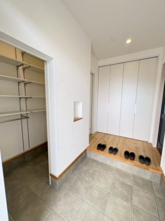 シンプルで使いやすい玄関です