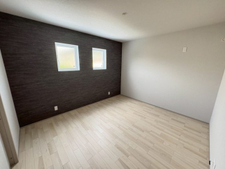 コンパクトで使いやすい洋室です