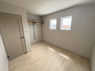 明るい洋室です