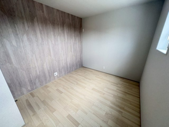 スタンダードな洋室です