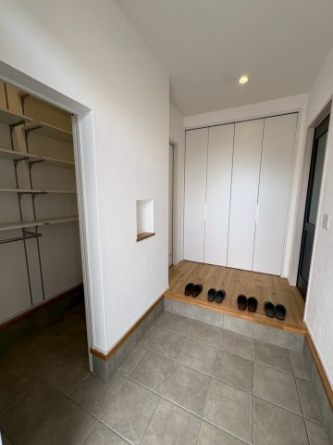 シンプルで使いやすい玄関です