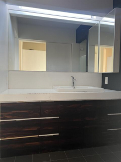 広々とした洗面台