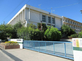 明石市立清水小学校まで2010m