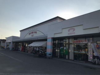 松山生協三津店まで56m
