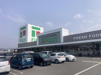 フジ新居浜駅前店まで988m