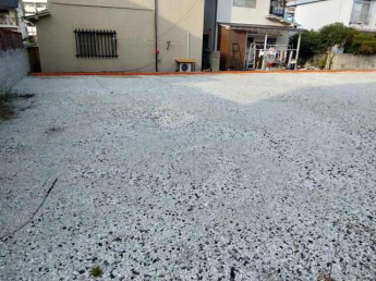 松山市西石井１丁目の駐車場の画像