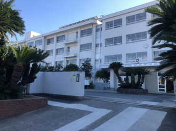 松山市立石井東小学校まで316m