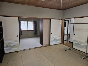 ２階の和室は続き間になっているので広～く使えます