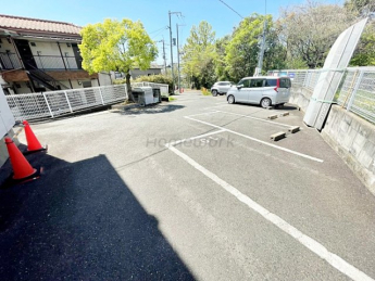 【駐車場】
