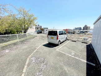 【駐車場】